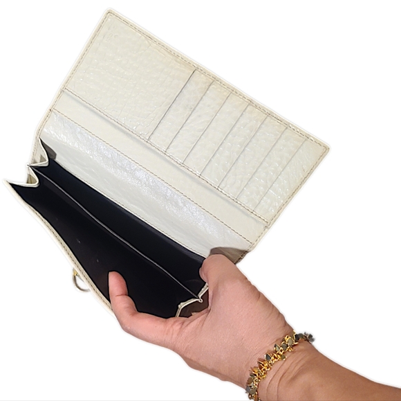 Gucci Authentic GG Canvas Bifold Long Wallet - Picture 11 of 14